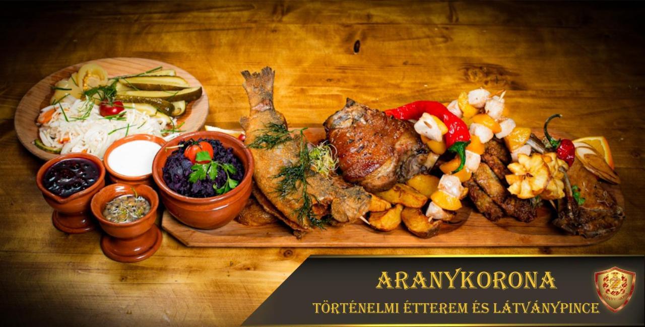 Aranykorona Hotel Мисколк Екстериор снимка