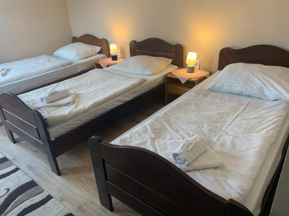 Aranykorona Hotel Мисколк Екстериор снимка