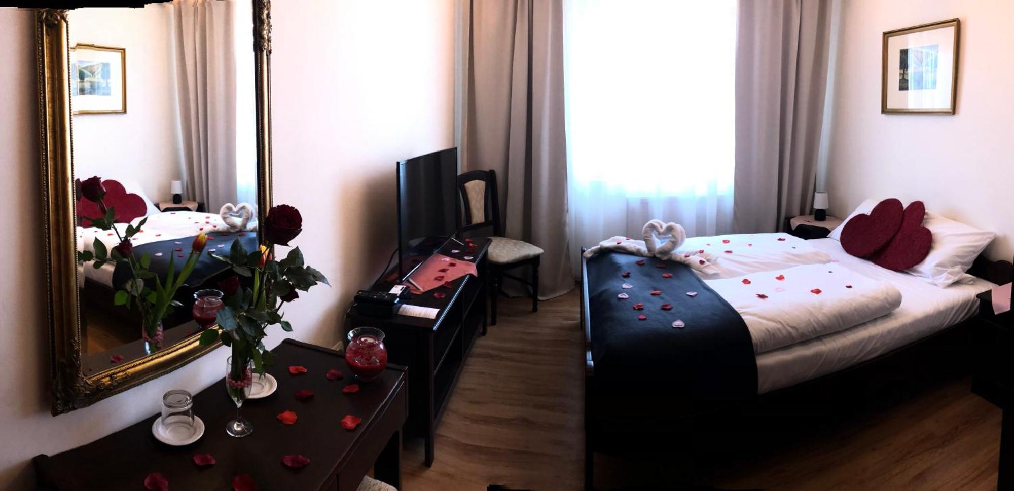 Aranykorona Hotel Мисколк Екстериор снимка