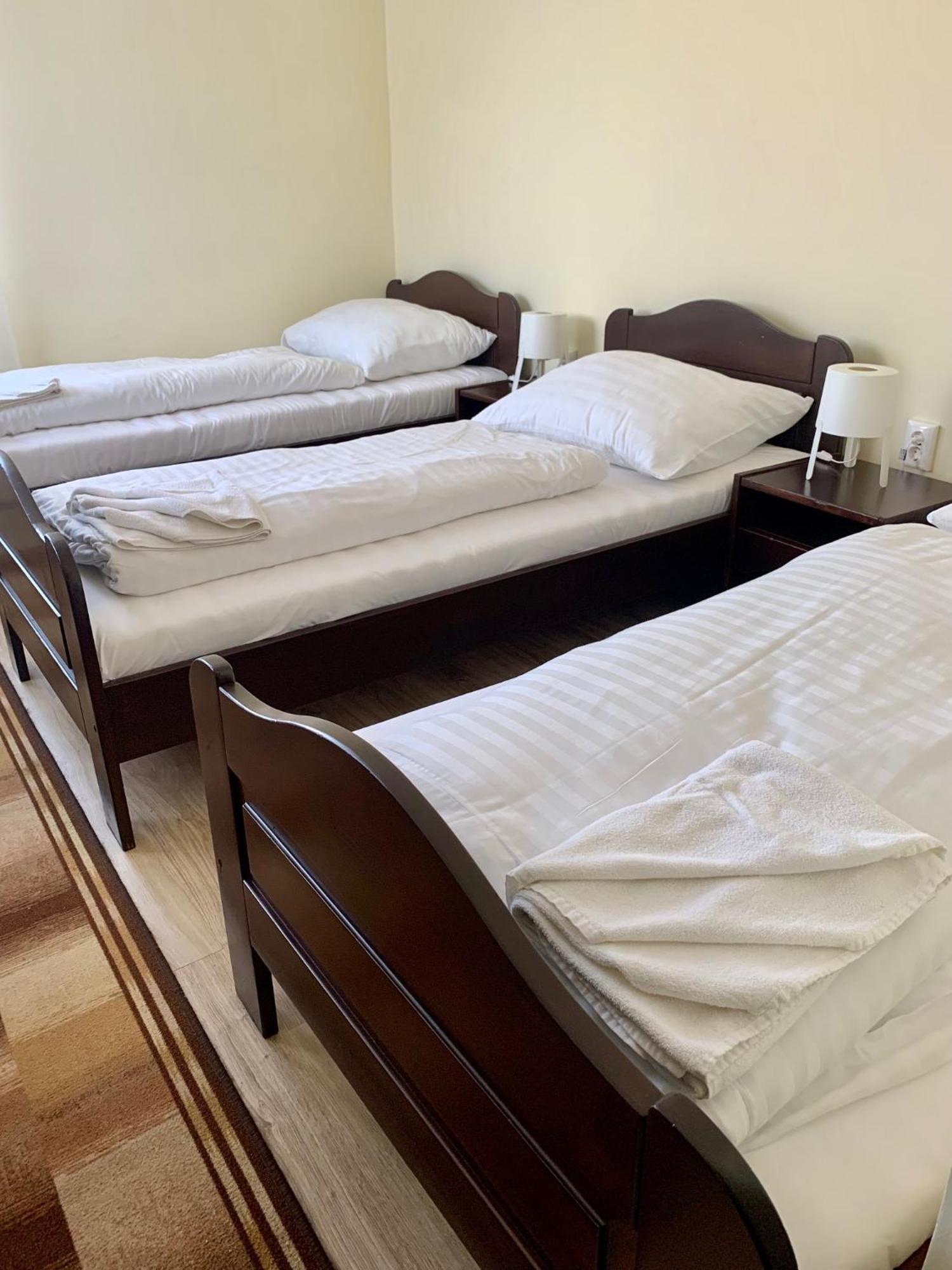 Aranykorona Hotel Мисколк Екстериор снимка