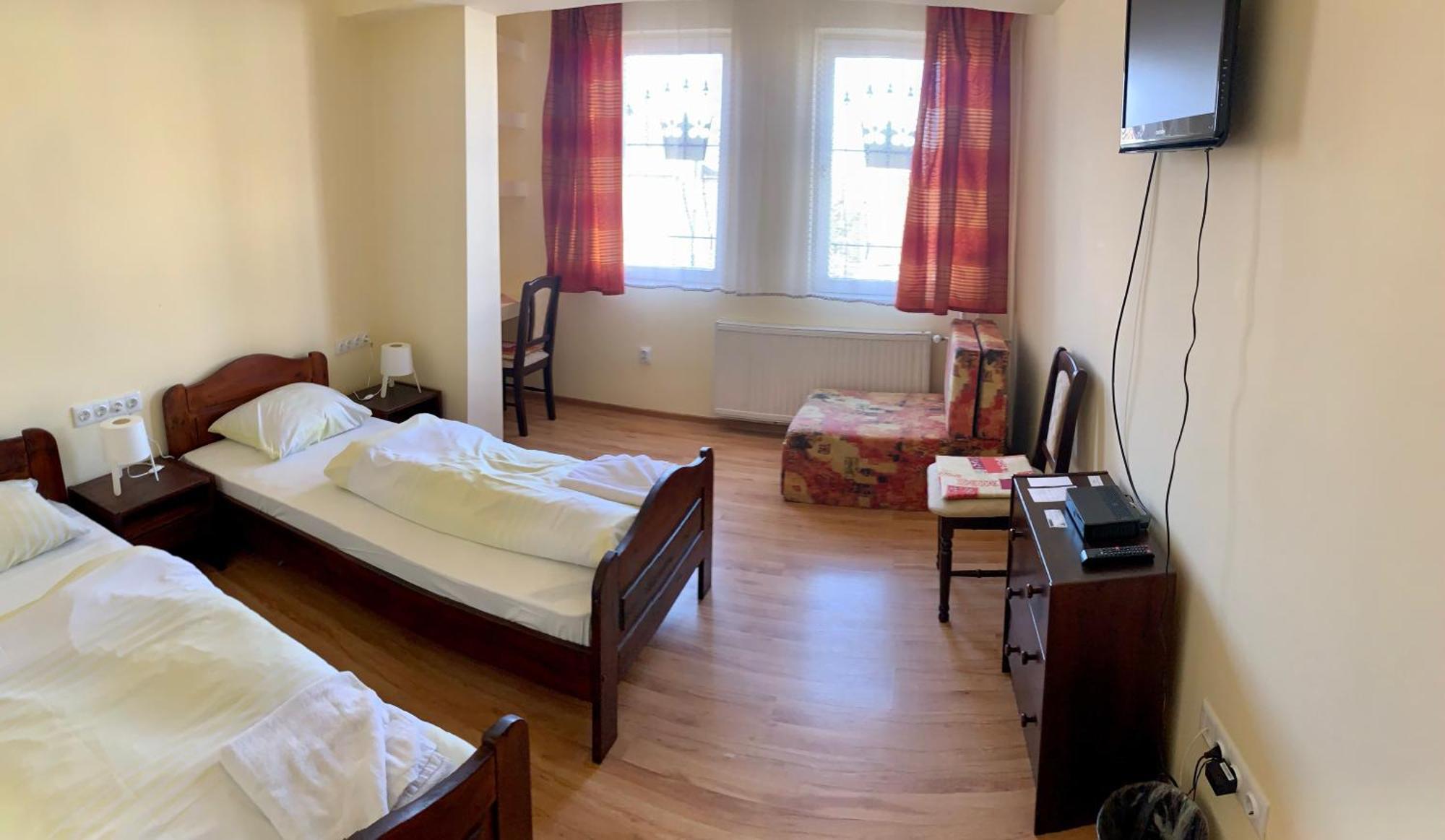 Aranykorona Hotel Мисколк Екстериор снимка