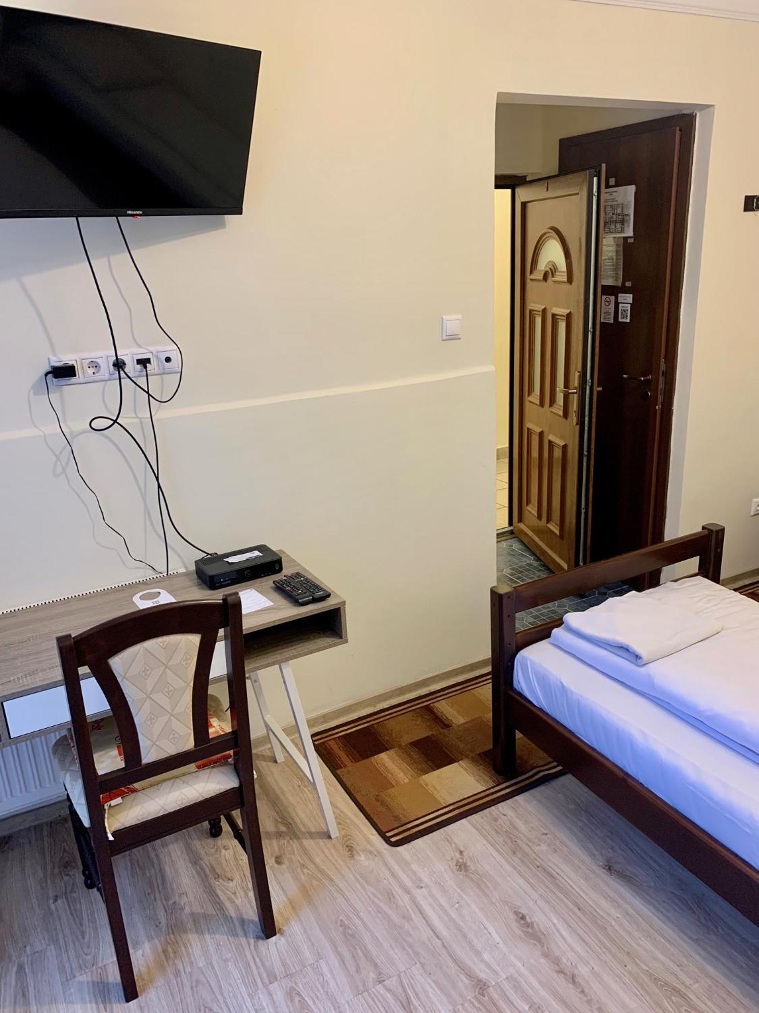 Aranykorona Hotel Мисколк Екстериор снимка