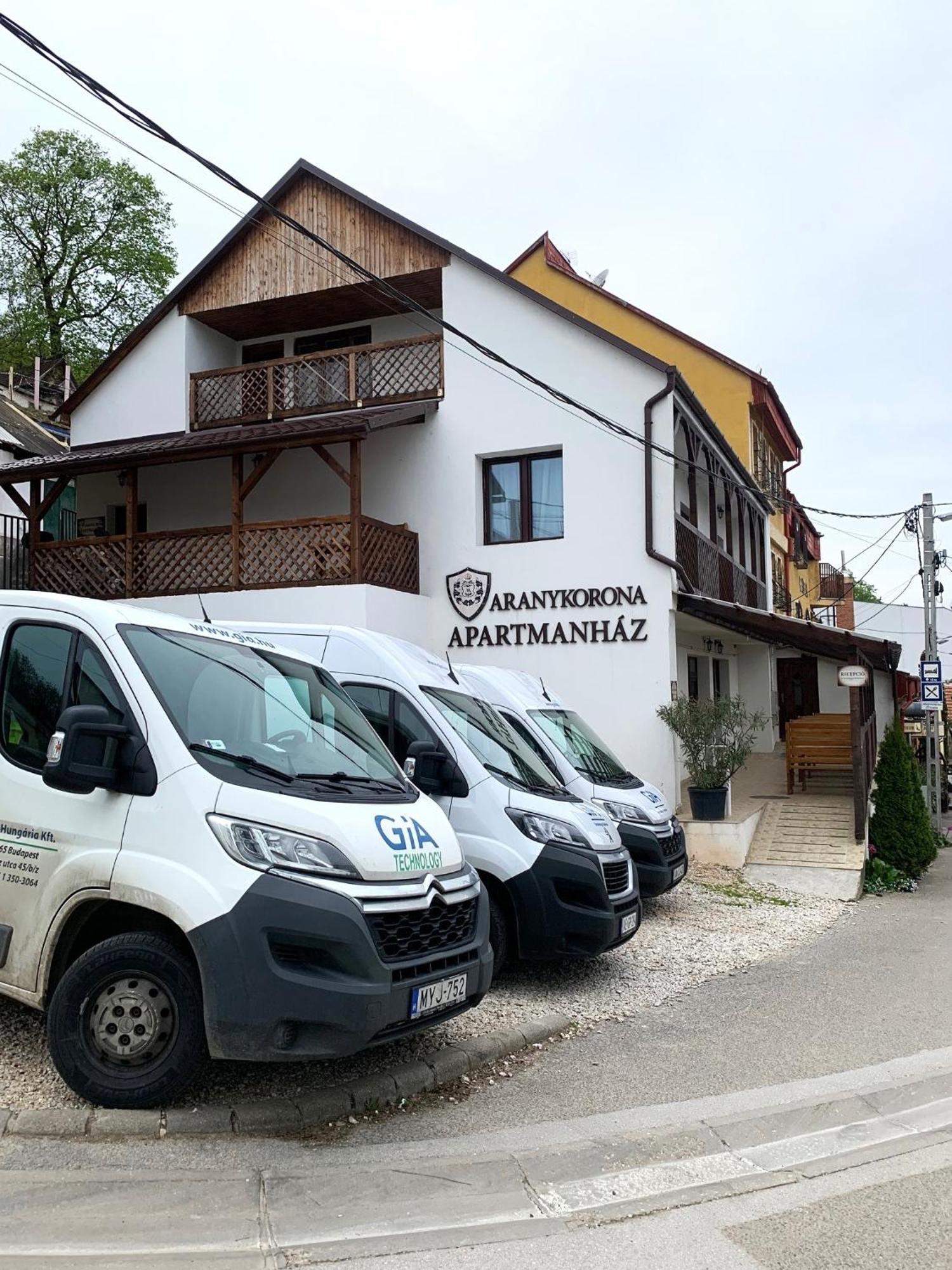 Aranykorona Hotel Мисколк Екстериор снимка