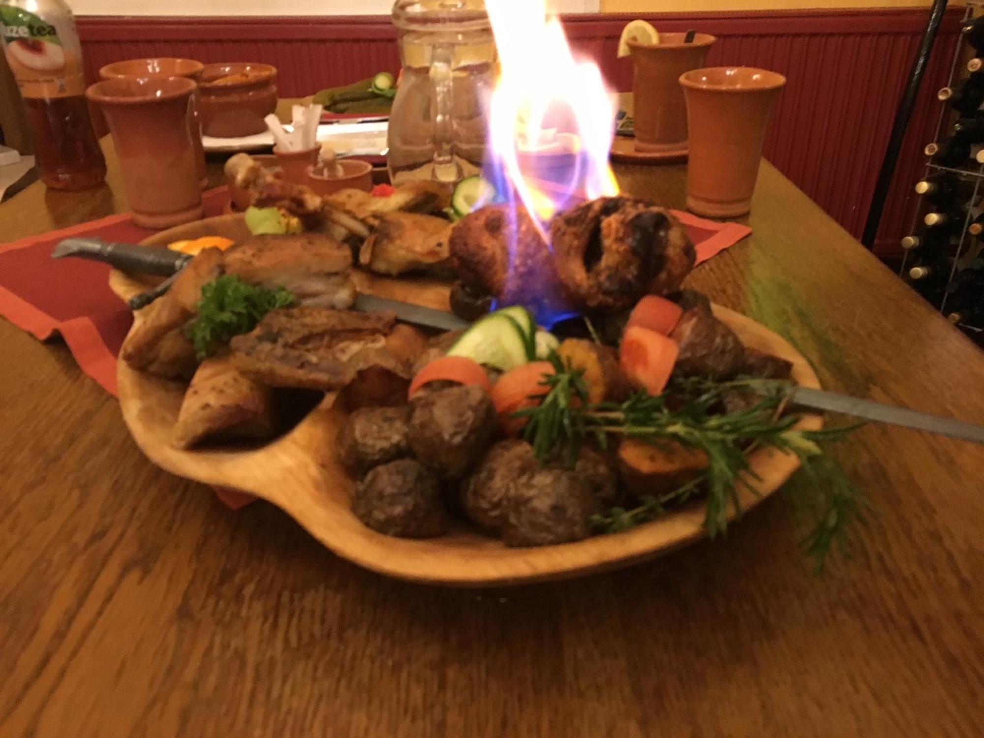 Aranykorona Hotel Мисколк Екстериор снимка