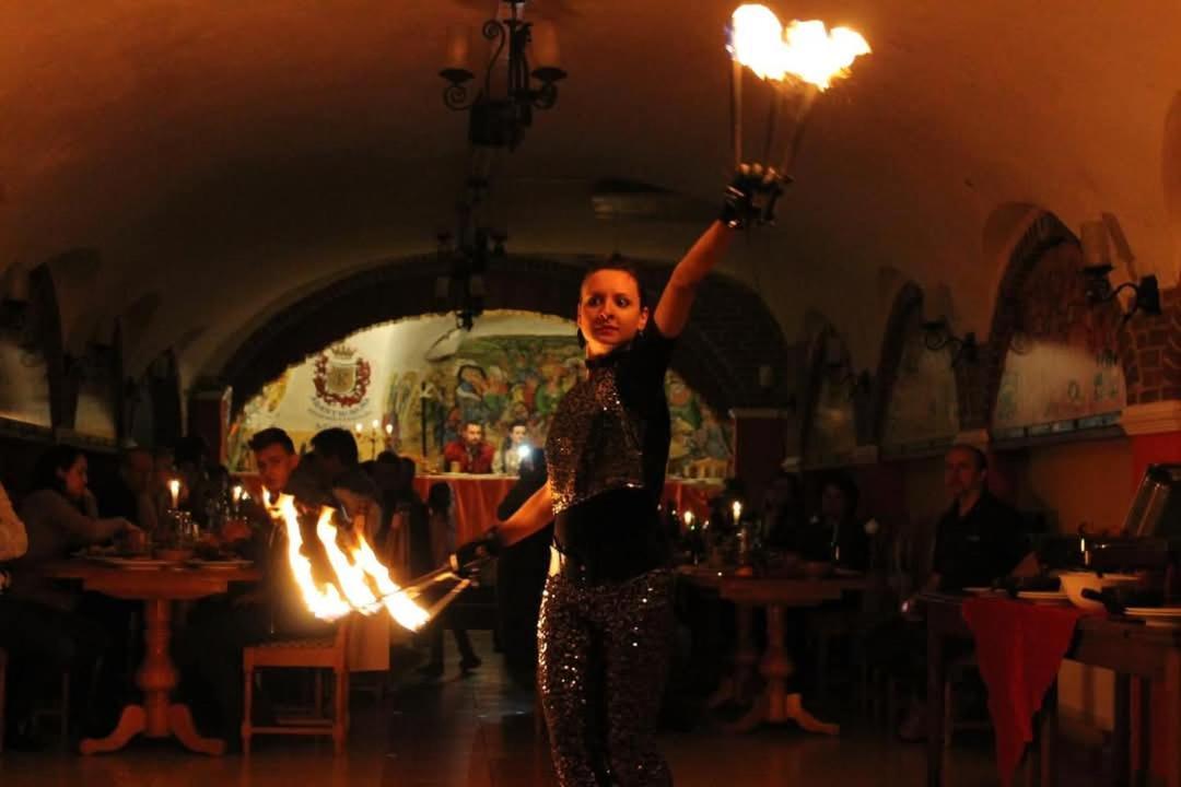 Aranykorona Hotel Мисколк Екстериор снимка