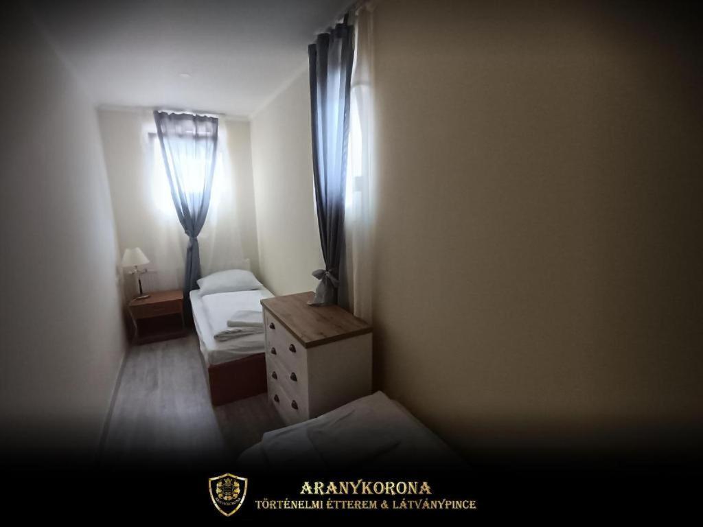 Aranykorona Hotel Мисколк Екстериор снимка