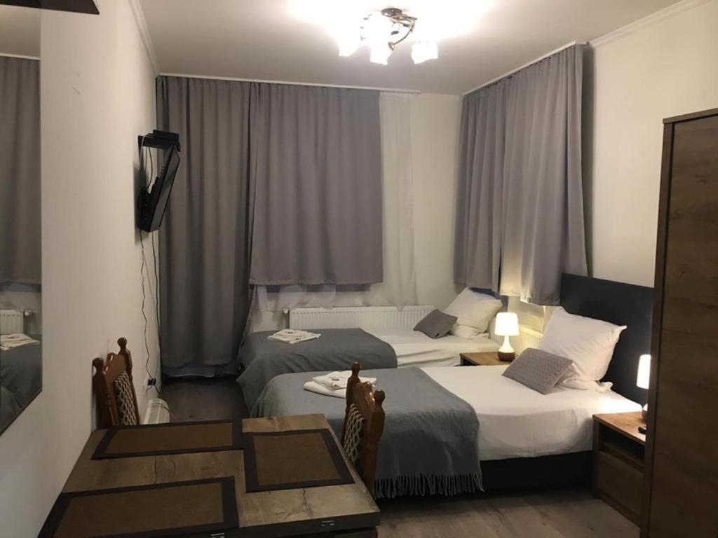 Aranykorona Hotel Мисколк Екстериор снимка